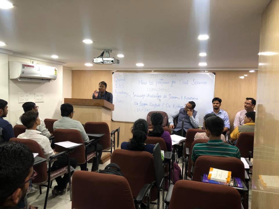 Class Activities with Shri Kishore Dhas, IRS, AIR- 711